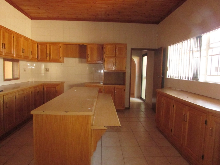 To Let 3 Bedroom Property for Rent in Heuwelsig Free State